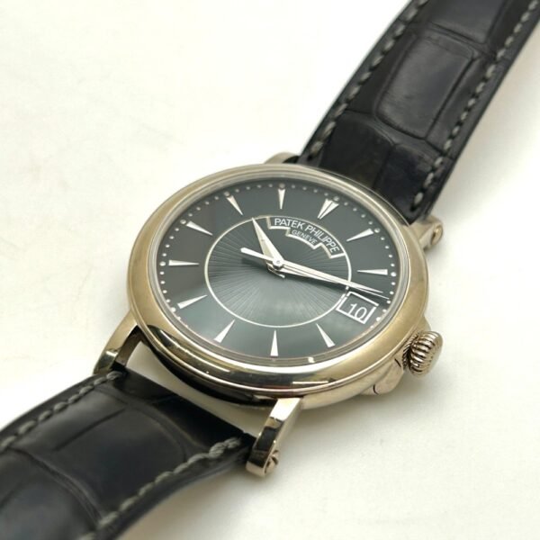 PATEK PHILIPPE Calatrava 5153G-001 - Image 2