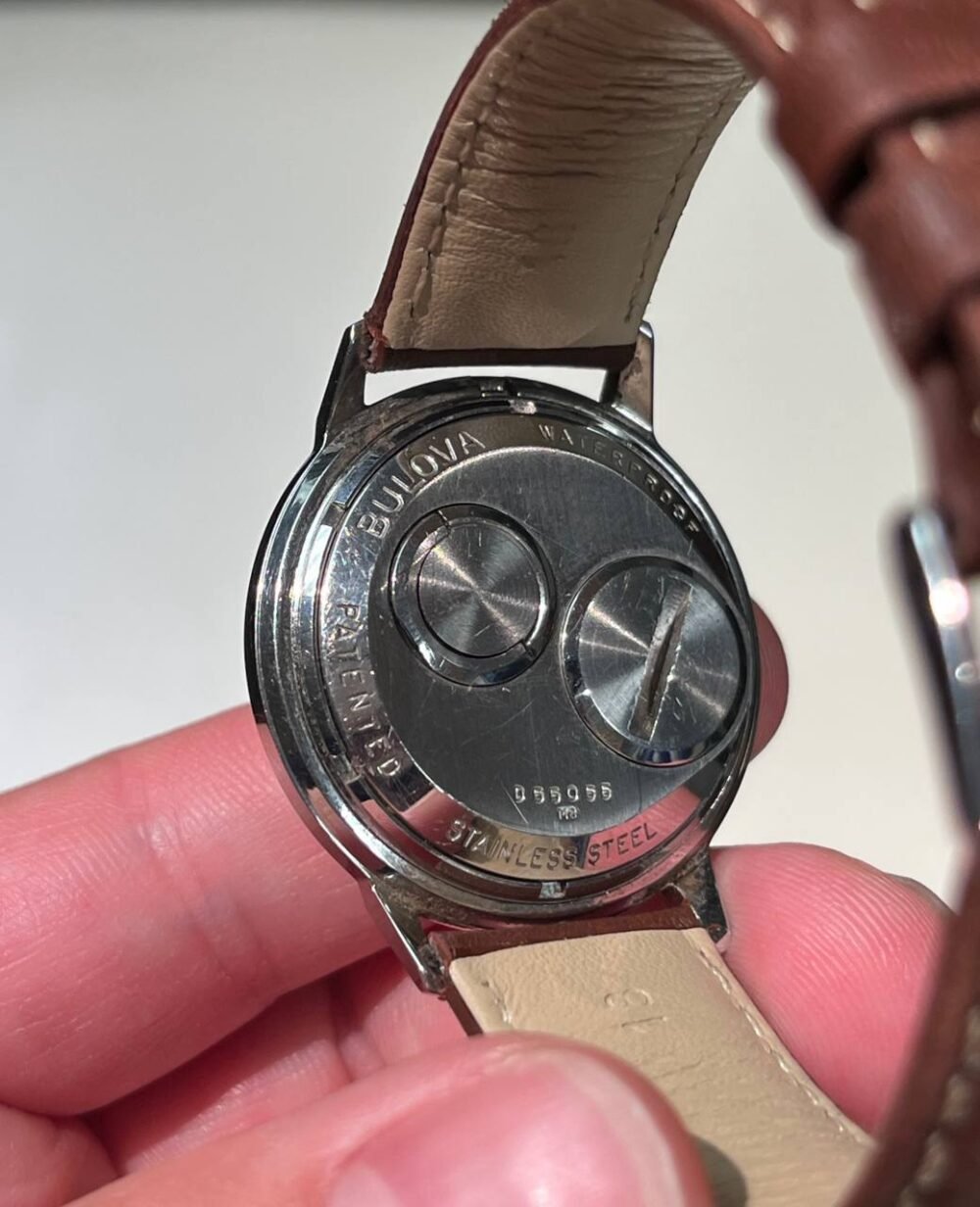 Bulova Accutron M8 Tuning Fork UFO - Image 3
